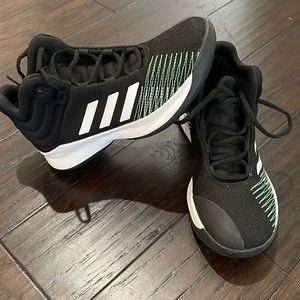 Adidas Boys Basketball Shoes Like New